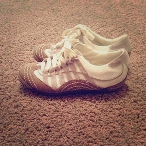 🚫SOLD🚫Like new Steve Madden casual shoe
