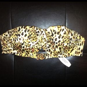 *Price Reduced!*beautiful brand new VS bikini top!
