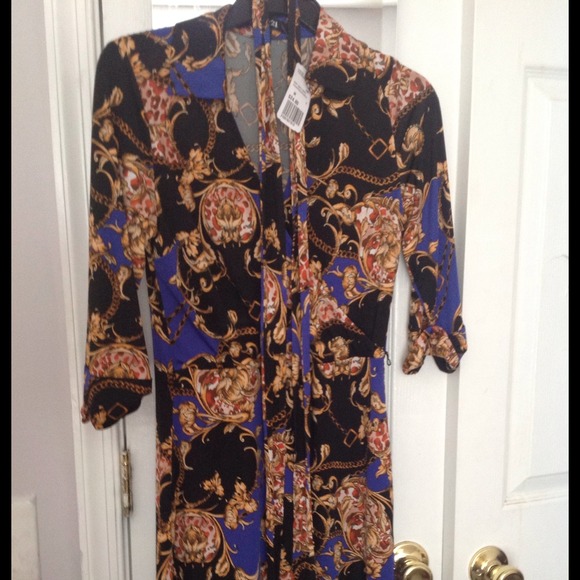 ✋✋SOLD✋✋✋Versace inspired print wrap dress