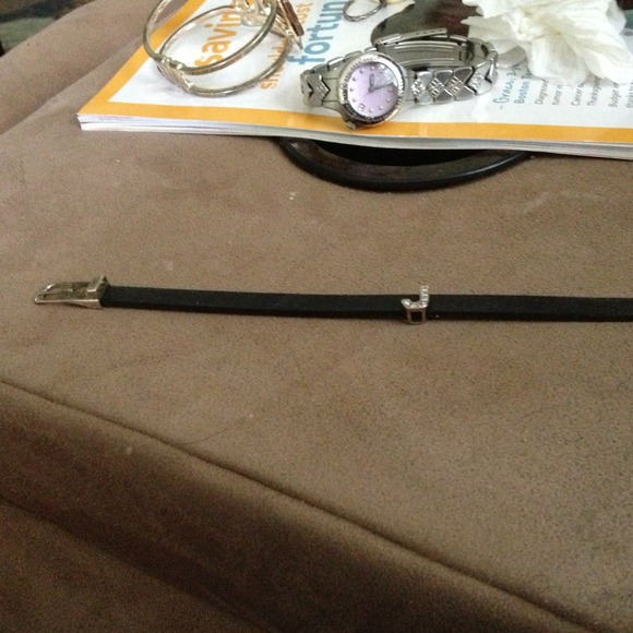 Initial Bracelet with rubber band - Picture 2 of 3
