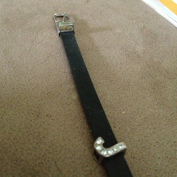 Initial Bracelet with rubber band - Picture 3 of 3