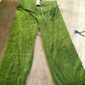 JUICY COUTURE green velour drawstring pants!
