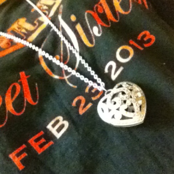Long heart necklace