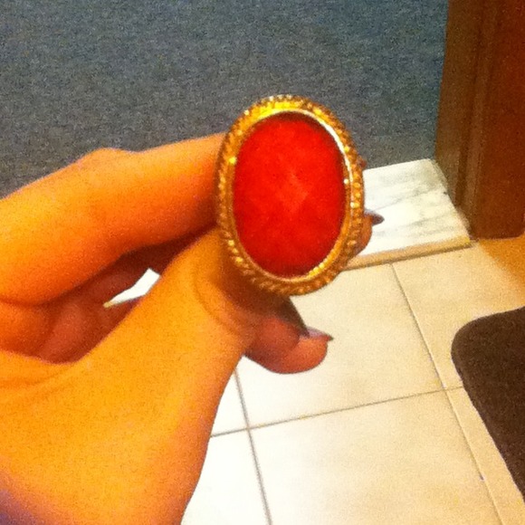 Red ring - Picture 2 of 3