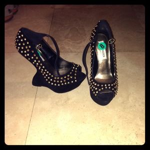 Steve Madden retro wedges