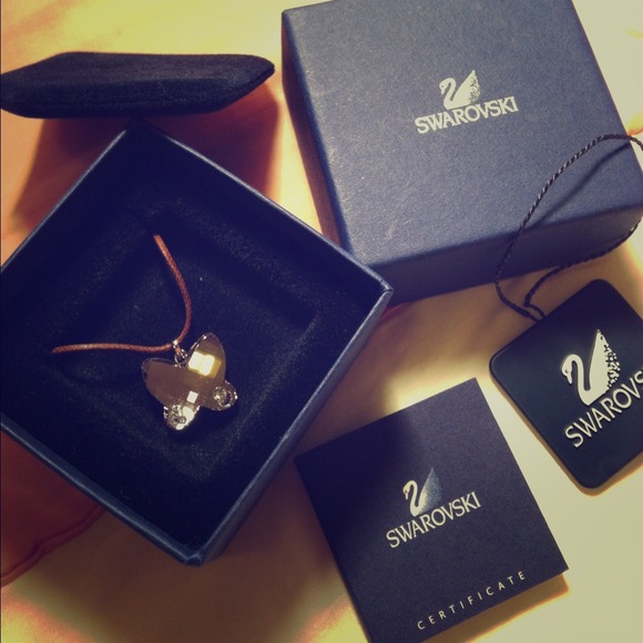 NWOT Swarovski jewel butterfly necklace
