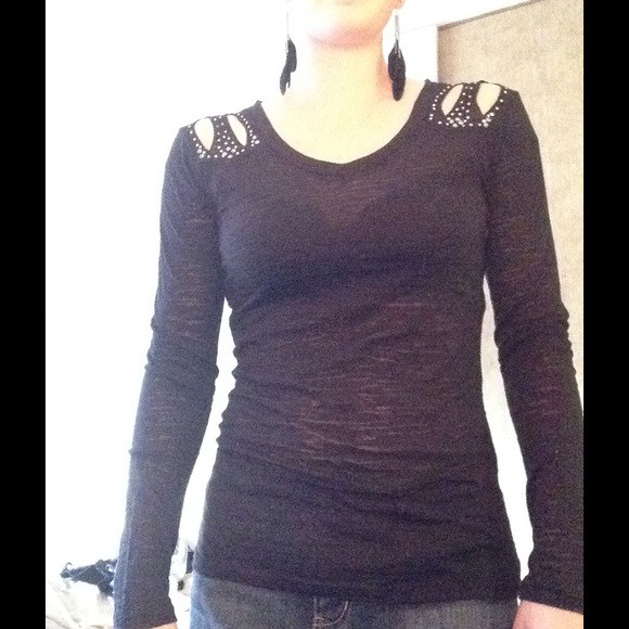 Soft  and sheer jeweled over shirt - Picture 3 of 4