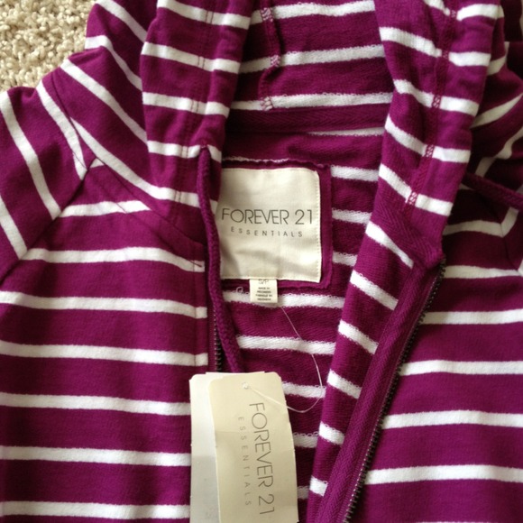 @Traded@ NWT Forever 21 purple sweater with hood - Picture 2 of 3