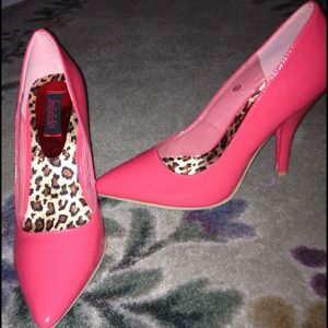 Fredericks of Hollywood pumps - never been worn!