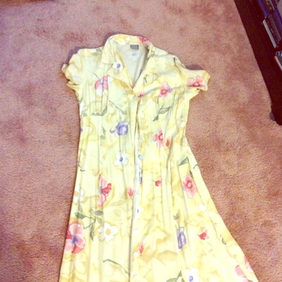 Beautiful summer floral dress!!