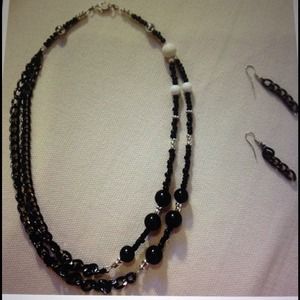 Necklace and earring set