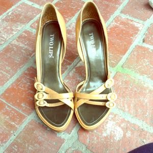 Two lips shoes size 8M