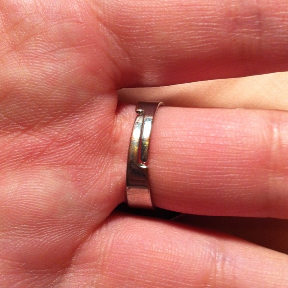 Swarovski crystals encrusted Hello Kitty ring - Picture 3 of 3