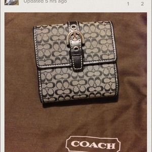 ❌SOLD❌Coach wallet & purse bundle @sfontenot0715