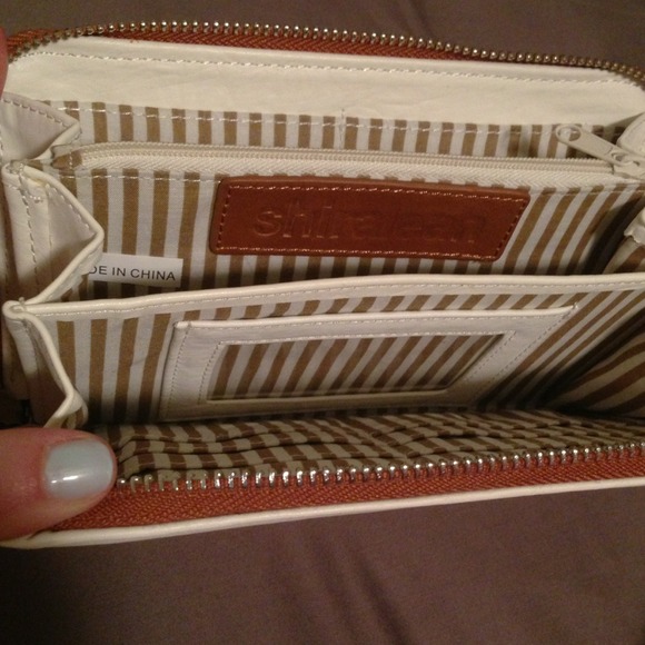 White Shiraleah Merton wallet NWT! - Picture 2 of 4