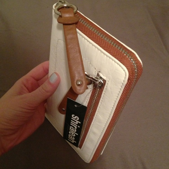 White Shiraleah Merton wallet NWT! - Picture 4 of 4