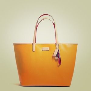☀Reserved☀Coach Leather Tote