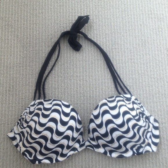 SOLD VS Bombshell bathing suit set - Picture 3 of 4
