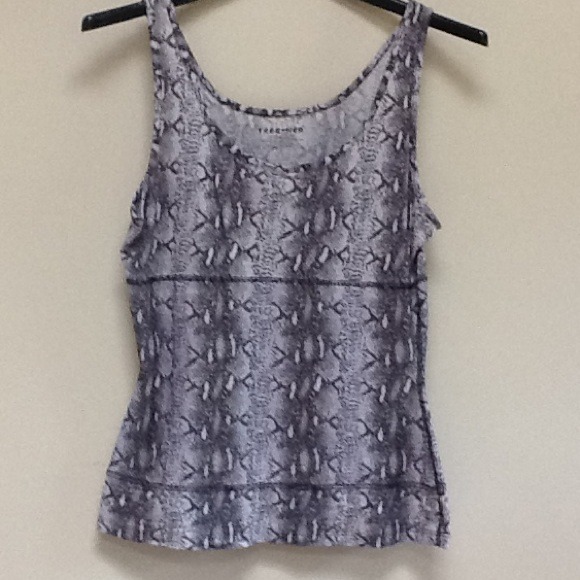 Teez-her black grey and white tank top. XL