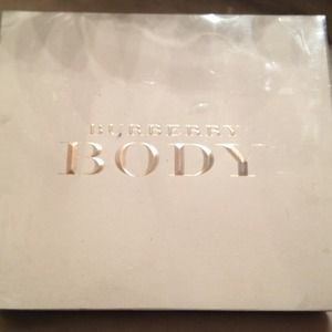 Burberry body parfum set