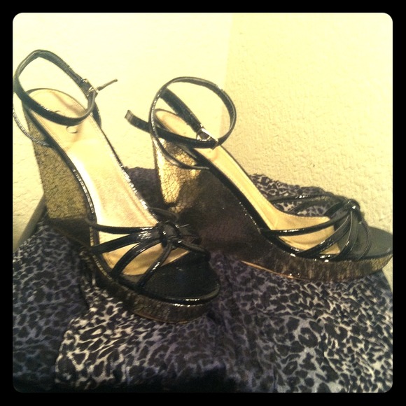 Black and Gold wedges