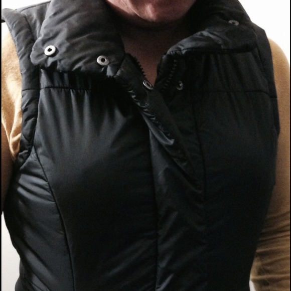 Black zip w/ snap vest