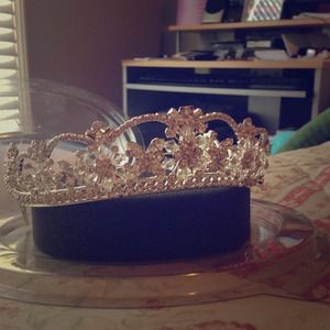David's bridal Tiara