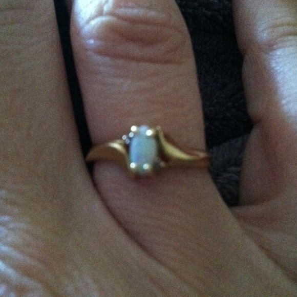 💥💥💥💥SOLD Opal ring 10k gold💥💥💥💥