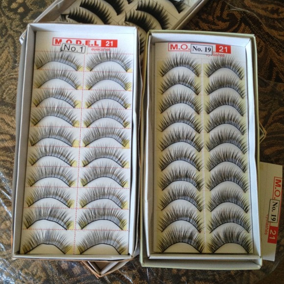 Fake Eyelashes. #19 OOS.