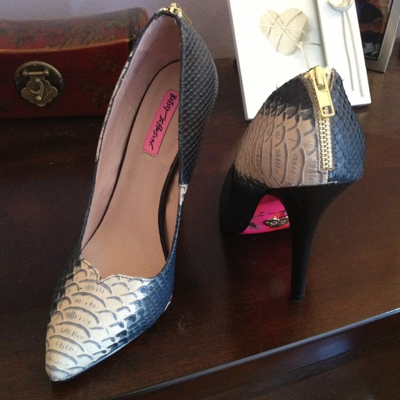 Betsy Johnson two-tone snake skin heels