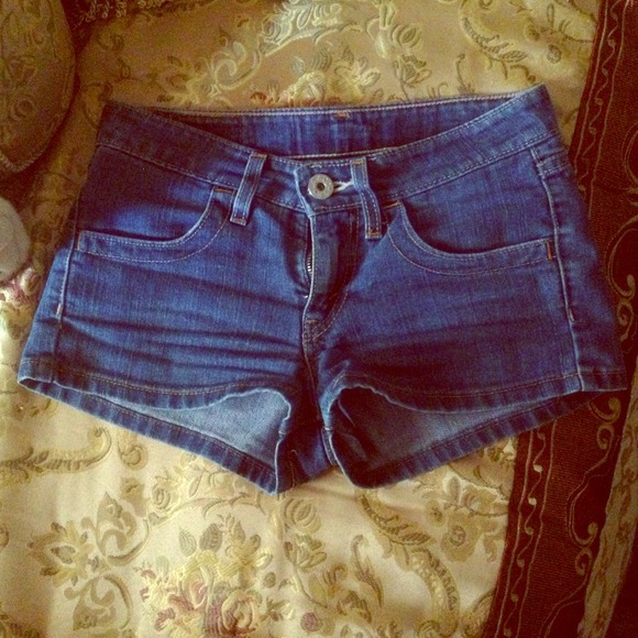Short shorts