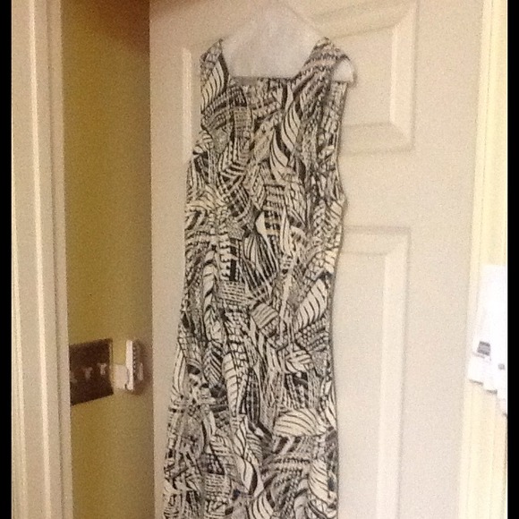 Cute dress from Dress Barn. Black and cream - Picture 1 of 2