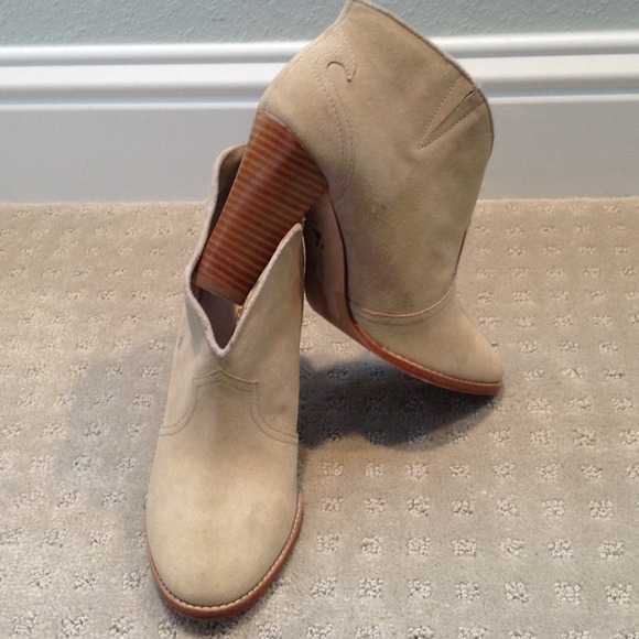 Shoes - Suede cowboy booties