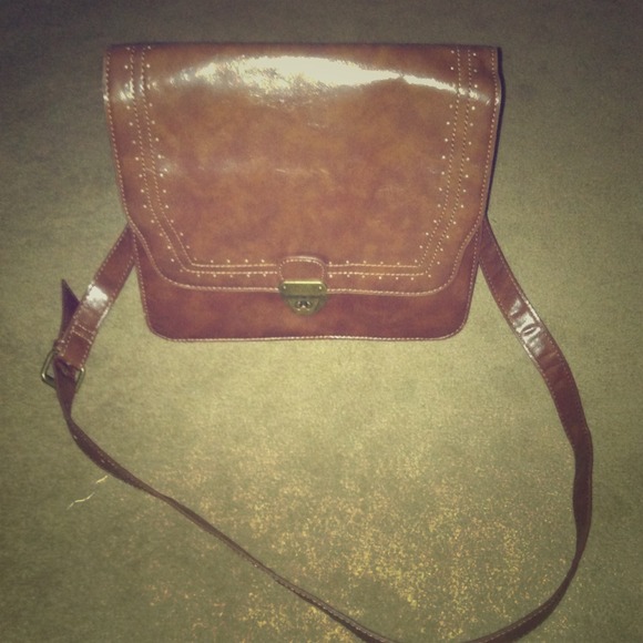 Medium brown satchel