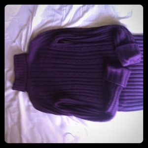 Eggplant express turtle neck great condition