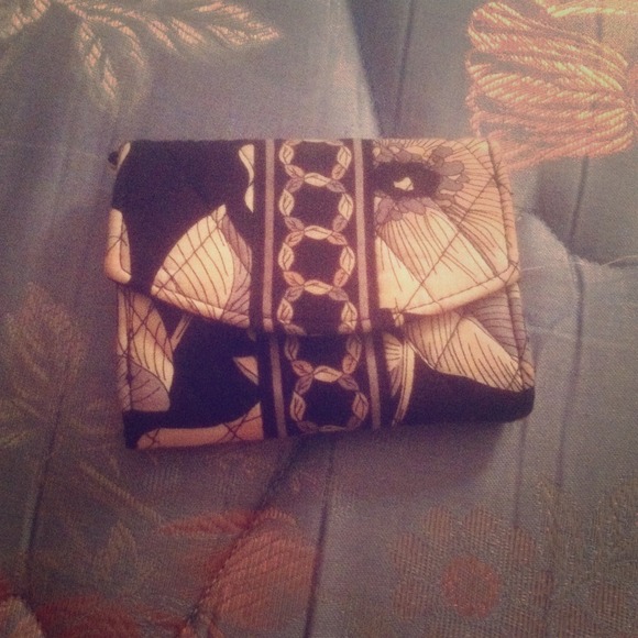 Vera Bradley cell phone wallet - "camila"