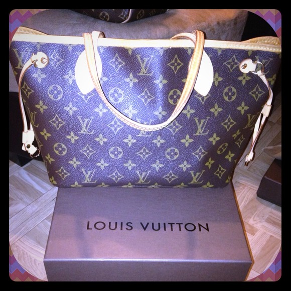 Louis Vuitton Handbags - Reserved Authentic Louis Vuitton Neverfull PM