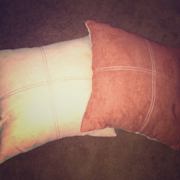 **RESERVE**Small pillows