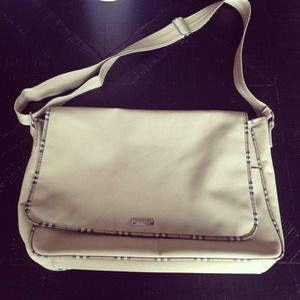 ♦️reduced!♦️Burberry messenger bag