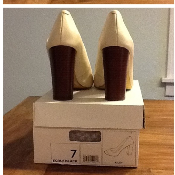 Banana Republic Shoes - FLASH SALE ๐2X HOST PICK๐BR Kiley Pump Banana Republic Shoes - FLASH SALE ๐2X HOST PICK๐BR Kiley Pump