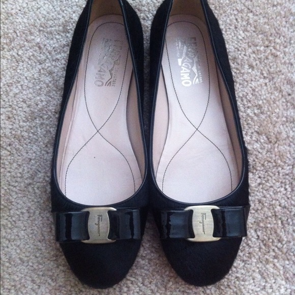 Salvatore Ferragamo Varina Flats 9C Black FUR - Picture 1 of 4