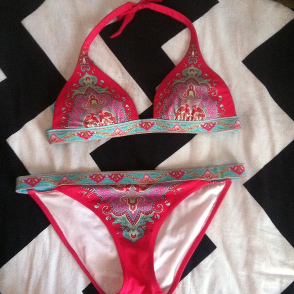 VS Bikini