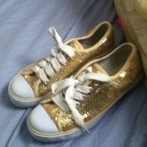 Price reduced!! Sequin gold sneakers. No insole.