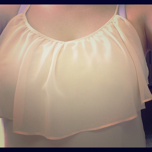 SOLD IN BUNDLE! Peach/cream colored tank top!