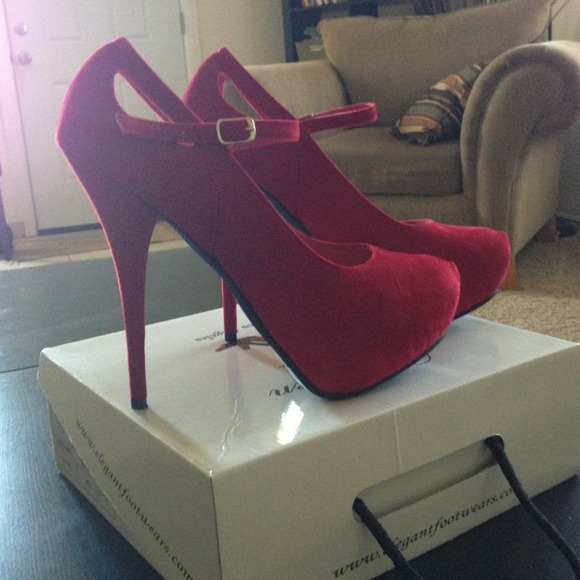 Shoes - Picture 3 of 3