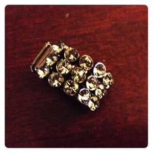 Clear cubic zirconium ring