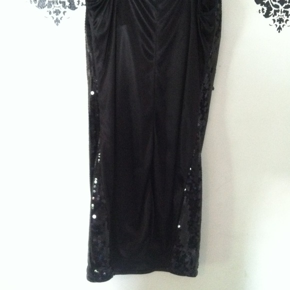 Gorgeous, black sequin dress - Picture 3 of 4