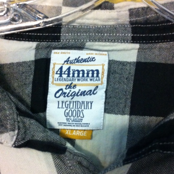 Men's checkered snapped button up shirt NWOT - Picture 2 of 3