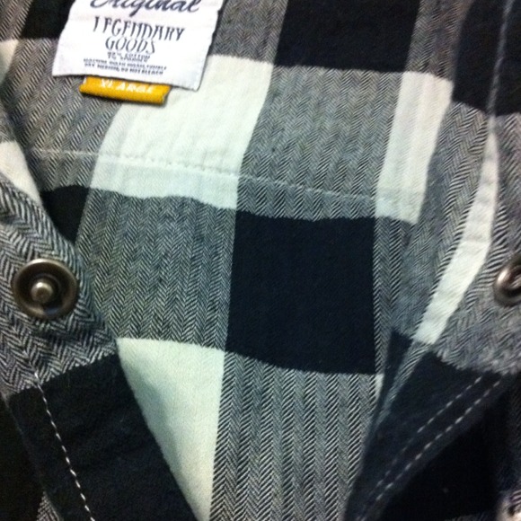 Men's checkered snapped button up shirt NWOT - Picture 3 of 3