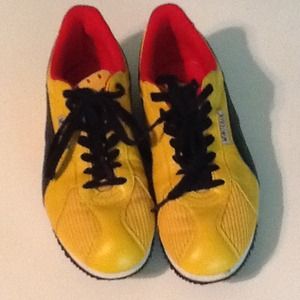 Reduced! Gold and Black Sneaker